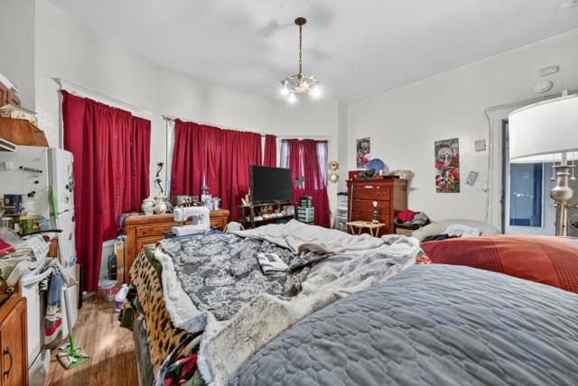 309 N 5th Street, San Jose CA: https://media.crmls.org/mediaz/1600bf32-c103-43d3-8944-083426a78116.jpg