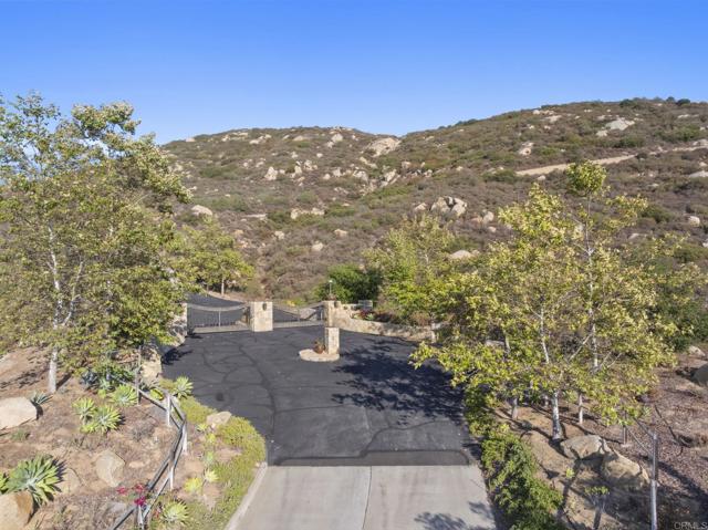 18010 Sunset Point Road, Poway CA: https://media.crmls.org/mediaz/1601e339-fc27-41f1-aa1f-27187f88115c.jpg