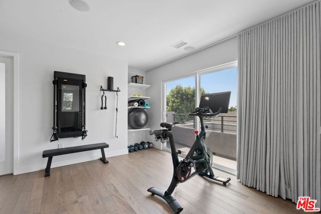 8107 Yorktown Avenue, Los Angeles CA: https://media.crmls.org/mediaz/160214d1-915e-467c-ba55-d7acf2de47b1.jpg