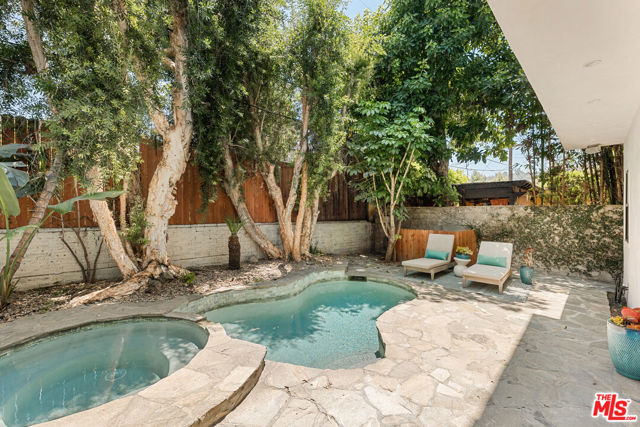 4034 Denny Avenue, Studio City CA: https://media.crmls.org/mediaz/16023239-2286-4923-9055-87085d7b6c05.jpg