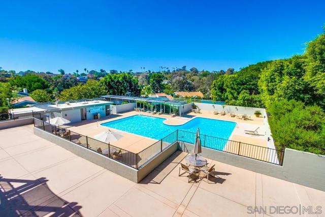 2223 Caminito Preciosa Sur, La Jolla CA: https://media.crmls.org/mediaz/16023967-5b5c-4444-ad0d-efe166b15230.jpg
