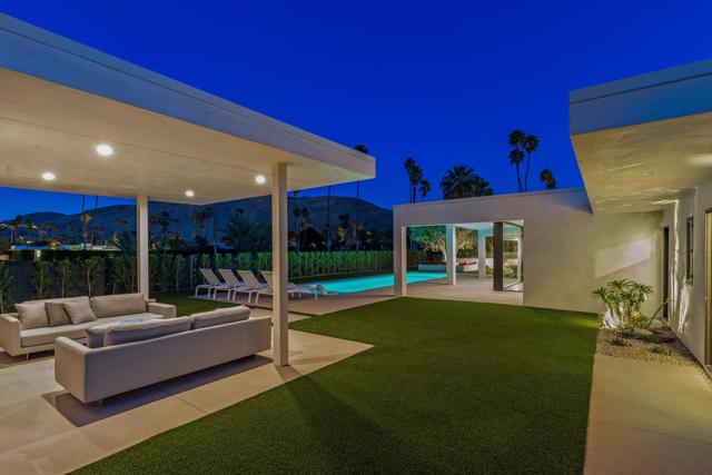 2290 S Yosemite Drive, Palm Springs CA: https://media.crmls.org/mediaz/160289e5-5383-4936-8446-2c4103abb1f9.jpg