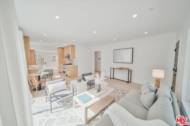 2021 Idaho Avenue, Santa Monica CA: https://media.crmls.org/mediaz/1602982e-6004-4221-b4df-4dc41734bb35.jpg