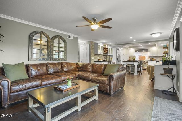 Detail Gallery Image 14 of 66 For 2061 via Montecito, Camarillo,  CA 93012 - 4 Beds | 3 Baths