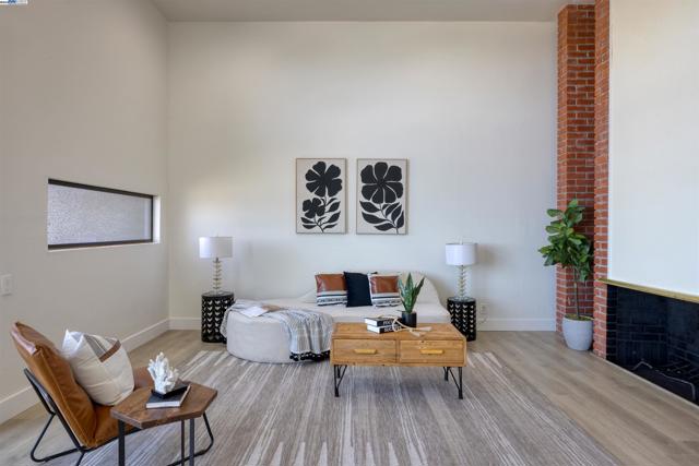 17 Ora Way, San Francisco CA: https://media.crmls.org/mediaz/1602c35d-6dd8-4d0c-abb0-d90cd4b28ab7.jpg