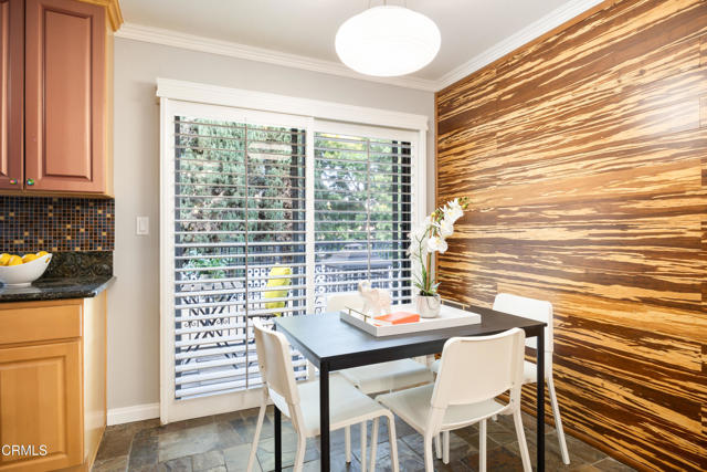 Detail Gallery Image 11 of 35 For 14803 Vanowen St #13,  Van Nuys,  CA 91405 - 2 Beds | 2 Baths