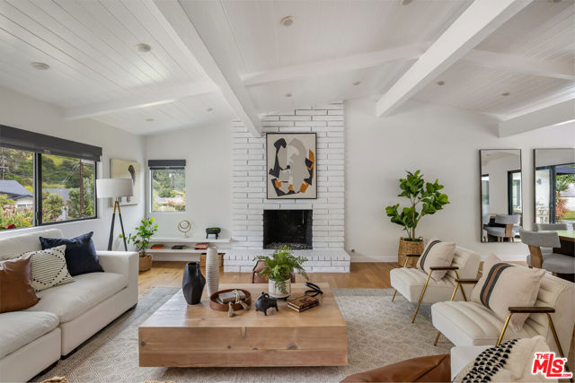 841 Jacon Way photo 8