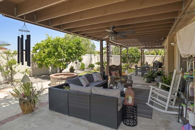 1990 Willowbrook Drive, Oceanside CA: https://media.crmls.org/mediaz/1603e142-8818-4a87-9155-9708994f0afb.jpg