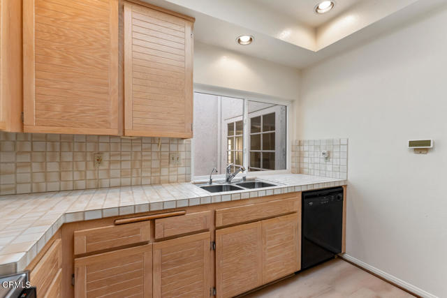 Detail Gallery Image 18 of 52 For 2110 Bermuda Dunes Pl, Oxnard,  CA 93036 - 2 Beds | 2 Baths