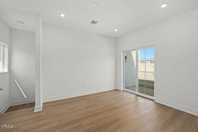 Detail Gallery Image 15 of 21 For 834 N Fair Oaks Ave #108,  Pasadena,  CA  - 3 Beds | 2/1 Baths