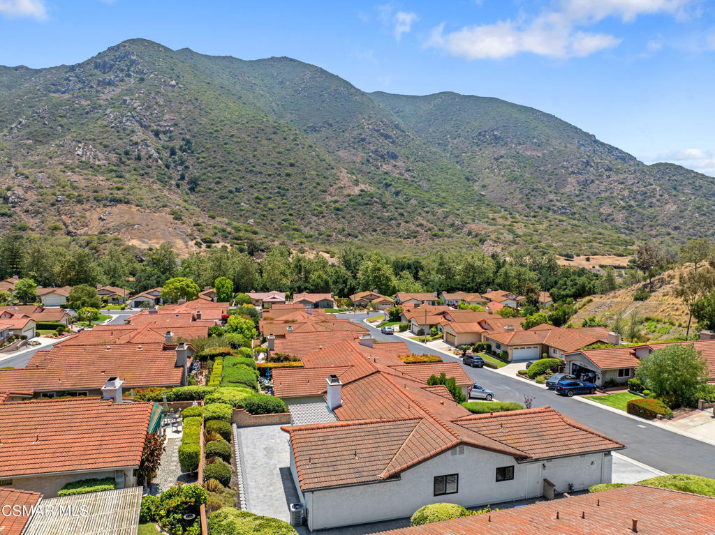 https://media.crmls.org/mediaz/16053e39-dafb-4551-a606-2c4d081a55c4.jpg?preset=X-Large