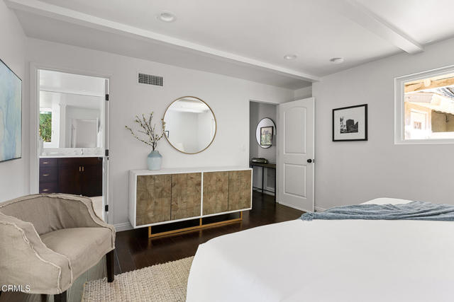 1601 El Rito Avenue, Glendale CA: https://media.crmls.org/mediaz/1605ee24-eac1-46f2-99b1-491522c650b7.jpg