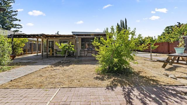 848 Kenneth Avenue, Campbell CA: https://media.crmls.org/mediaz/16060599-4c93-462f-9f33-5328e229e21d.jpg