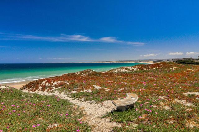 36 La Playa Street, Monterey CA: https://media.crmls.org/mediaz/16066e99-c3c6-4ffa-953a-9db23f1d6e69.jpg