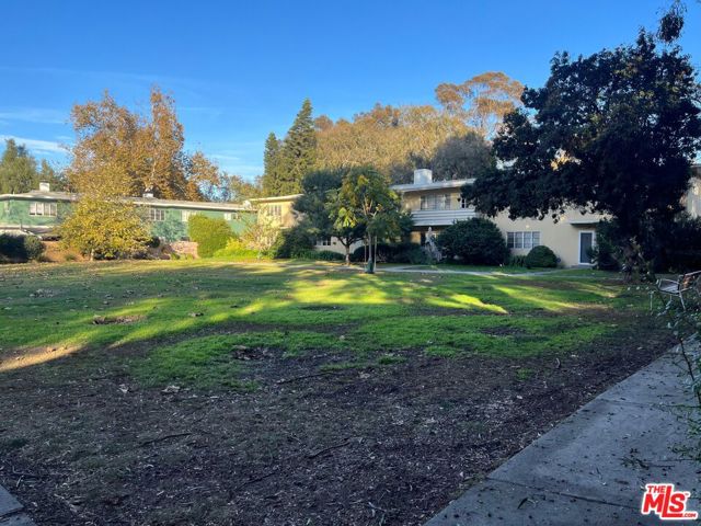 Image 20 of 21 For 5162 Village Green