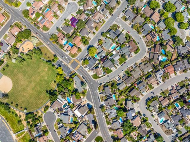 460 La Crosse Drive, Morgan Hill CA: https://media.crmls.org/mediaz/16077c94-d8e6-487a-9ed3-8f0602b3c16b.jpg