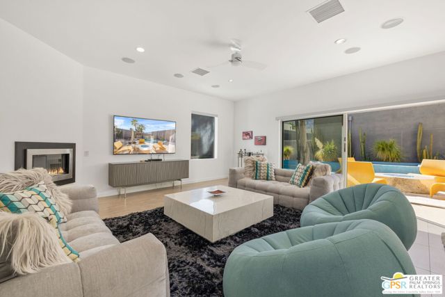 1065 Dane Drive, Palm Springs CA: https://media.crmls.org/mediaz/1608ad26-3c61-450a-a709-c2ebebe925dd.jpg