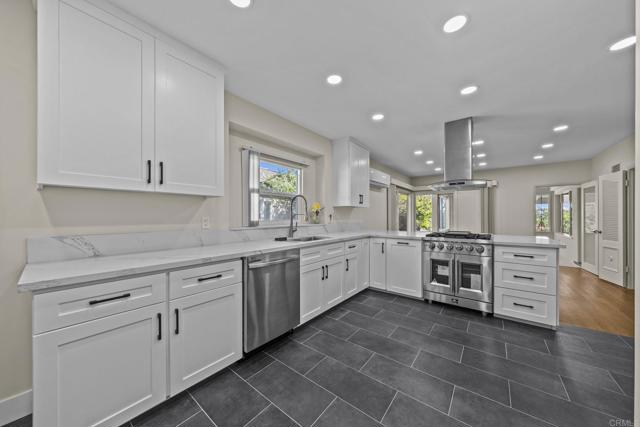 Detail Gallery Image 3 of 57 For 4811 E Alder Dr, San Diego,  CA 92116 - 5 Beds | 4 Baths