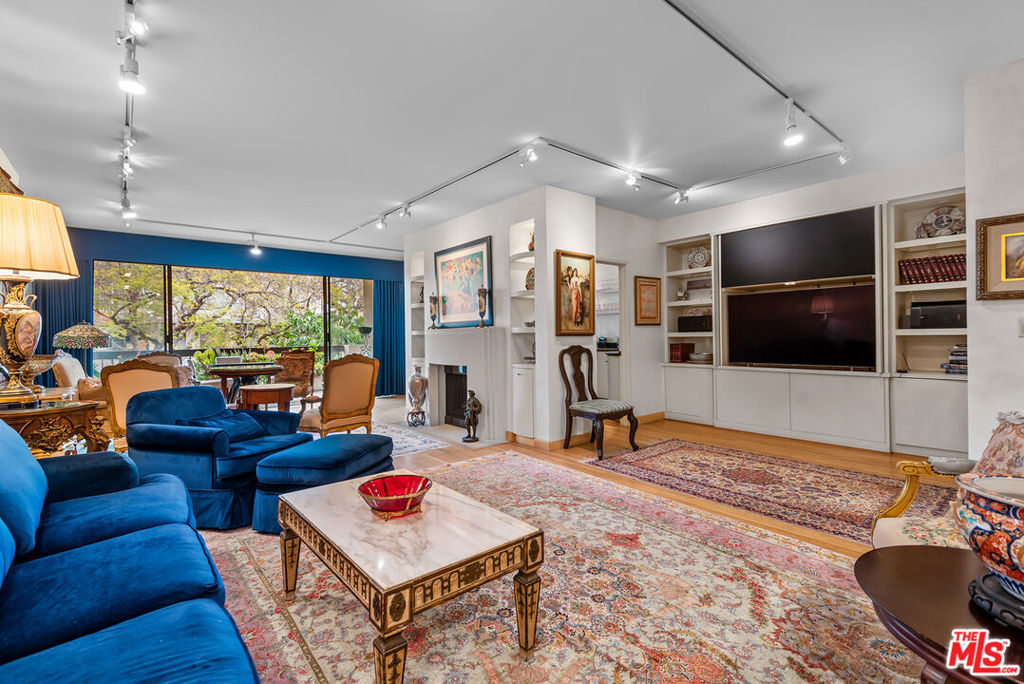 325 N Oakhurst Drive #300