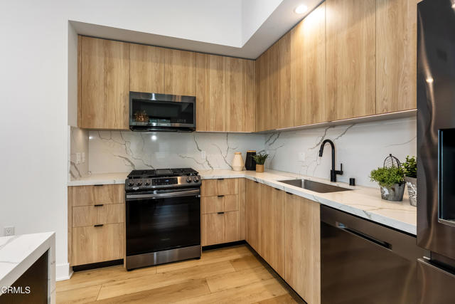 Detail Gallery Image 8 of 46 For 178 S Euclid Ave #402,  Pasadena,  CA 91101 - 2 Beds | 2 Baths