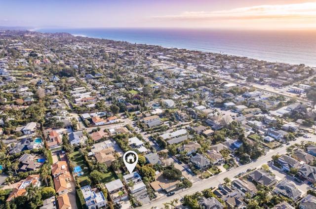 303 305 Sanford Street, Encinitas CA: https://media.crmls.org/mediaz/160c365d-4e49-4e0b-b458-6a7ae5ee5129.jpg