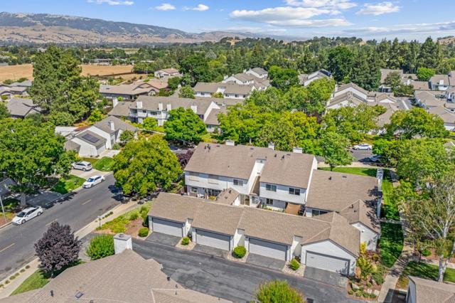 15072 Yosemite Way, Morgan Hill CA: https://media.crmls.org/mediaz/160c5f1f-a85f-4a3c-aae2-2224447f2e59.jpg