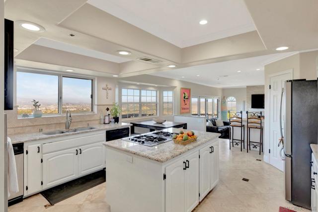 560 Seeforever Dr, San Marcos CA: https://media.crmls.org/mediaz/160c6cd4-9134-46e2-817c-02a0ea6ce4d9.jpg