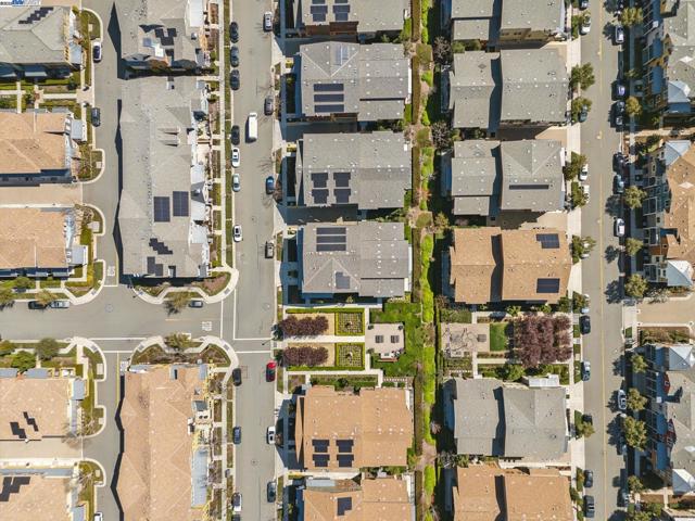 665 Sandalwood, Livermore CA: https://media.crmls.org/mediaz/160ccd98-9fa6-445c-b683-d1e1a51ef603.jpg