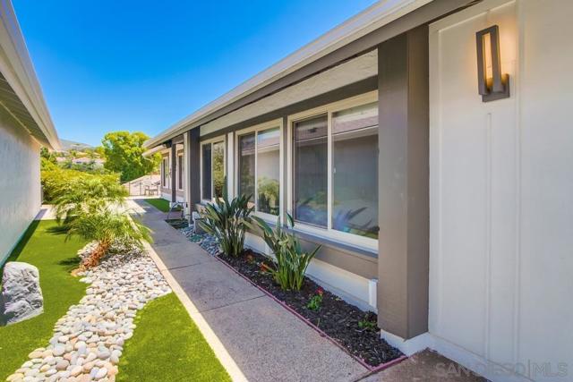 1315 Camino Linda Dr, San Marcos CA: https://media.crmls.org/mediaz/160cd5b5-c016-4bf5-9fcc-0be304cea97c.jpg