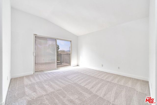18802 Electra Court, Canyon Country CA: https://media.crmls.org/mediaz/160dcc19-7e38-4e78-879b-0b9cbd44d580.jpg