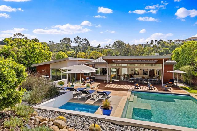 6672 Avenida Andorra, La Jolla CA: https://media.crmls.org/mediaz/160deda0-adc6-44af-ad0a-77696c6ce609.jpg