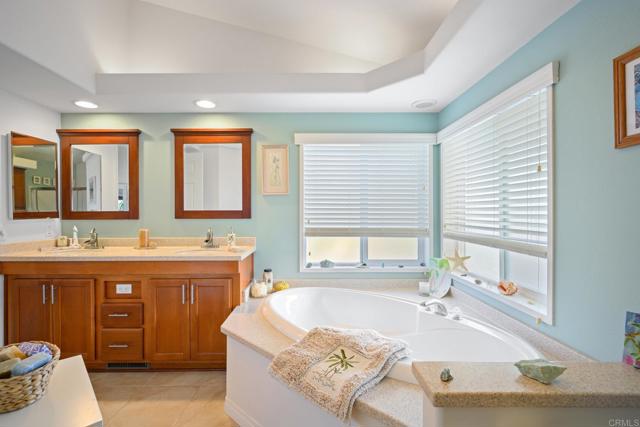 Detail Gallery Image 10 of 26 For 9500 Harritt Rd #230,  Lakeside,  CA 92040 - 3 Beds | 2 Baths