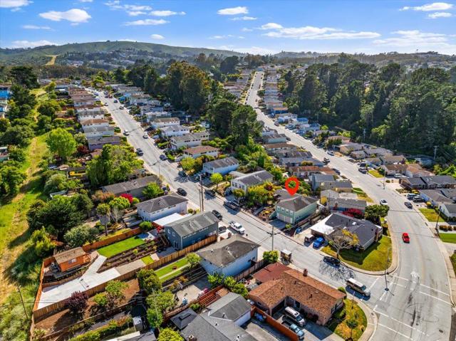 2310 Fleetwood Drive, San Bruno CA: https://media.crmls.org/mediaz/160e801c-fc77-4574-9398-3e690ab411b6.jpg