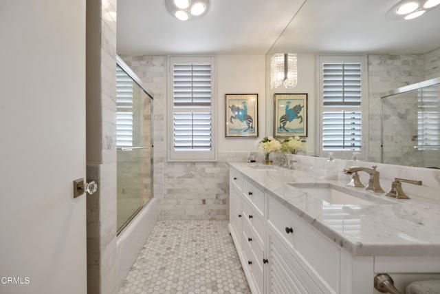380 S Orange Grove Boulevard, Pasadena CA: https://media.crmls.org/mediaz/160fbcc4-7027-4cc9-a9bf-2c61c96582ad.jpg