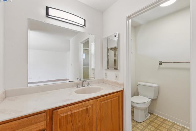 4190 Sharab Ct, Pleasanton CA: https://media.crmls.org/mediaz/1610653f-40ac-4ac1-9288-9c3e5cf3e562.jpg