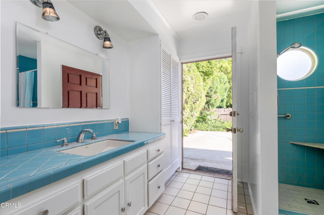 676 S Madison Avenue, Pasadena CA: https://media.crmls.org/mediaz/16109ae0-7400-427f-8cb1-384ab005825b.jpg
