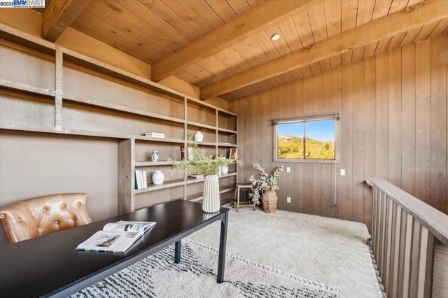 15335 Via Los Tulares, Carmel Valley CA: https://media.crmls.org/mediaz/1610c566-581d-4bb7-885a-436aa264f038.jpg