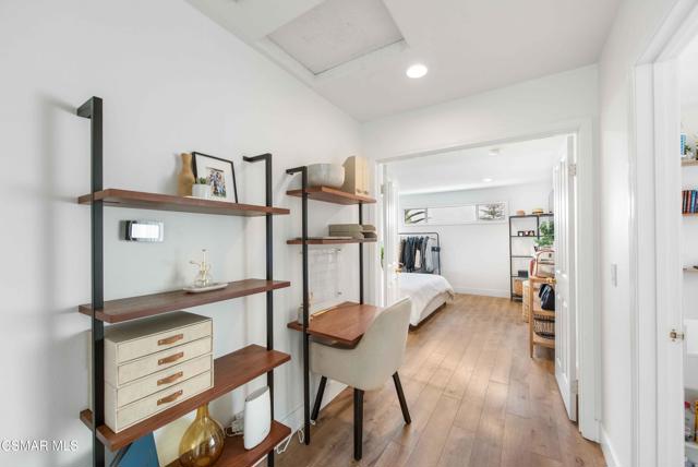 2658 Morning Grove Way, Thousand Oaks CA: https://media.crmls.org/mediaz/1610da6d-68bb-4401-953b-29c4d23f2dc7.jpg
