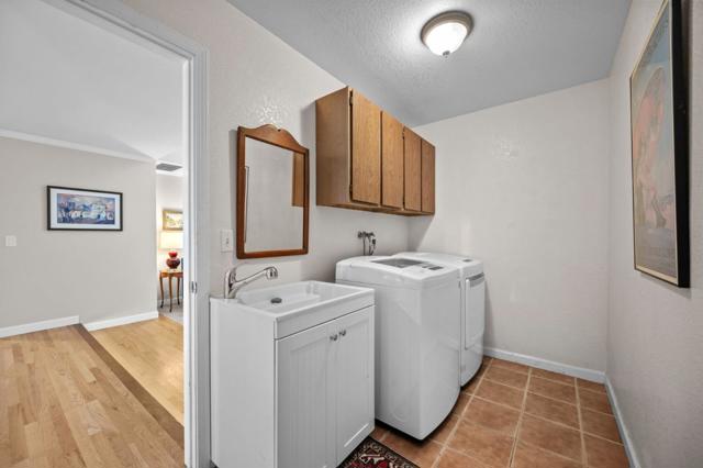 316 Valdez Avenue, Half Moon Bay CA: https://media.crmls.org/mediaz/1611583d-9580-4844-92ea-8d24d31062f6.jpg