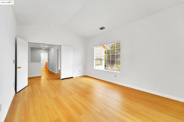 1764 Primrose Ln, Pinole CA: https://media.crmls.org/mediaz/1611de4f-0496-4375-97ad-33a720a05bf2.jpg