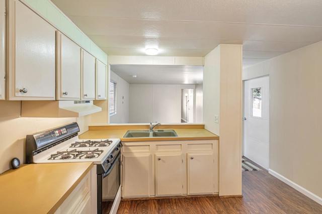 6011 Scotts Valley Drive, Scotts Valley CA: https://media.crmls.org/mediaz/16123766-e226-4715-a2ee-67a9c28fc786.jpg