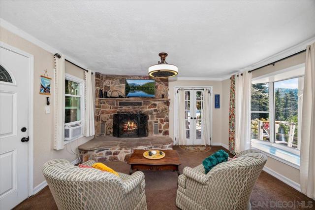 710 Arosa, Crestline, CA 92325