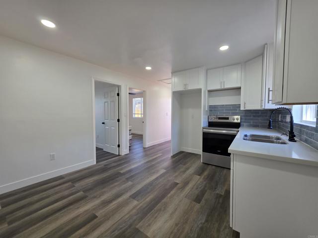 Detail Gallery Image 17 of 23 For 2040 Earl St #B,  San Diego,  CA 92113 - 2 Beds | 1 Baths