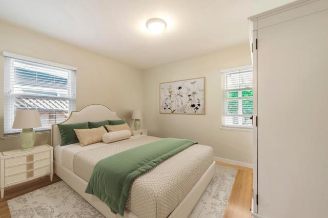 560 6th Avenue, Menlo Park CA: https://media.crmls.org/mediaz/16143c7b-0cba-4790-b90b-a2bc896d5917.jpg