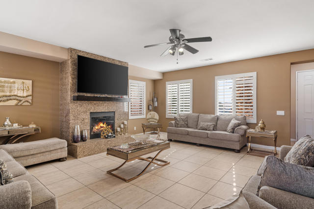 Image 7 of 53 For 82688 Mandrone Drive