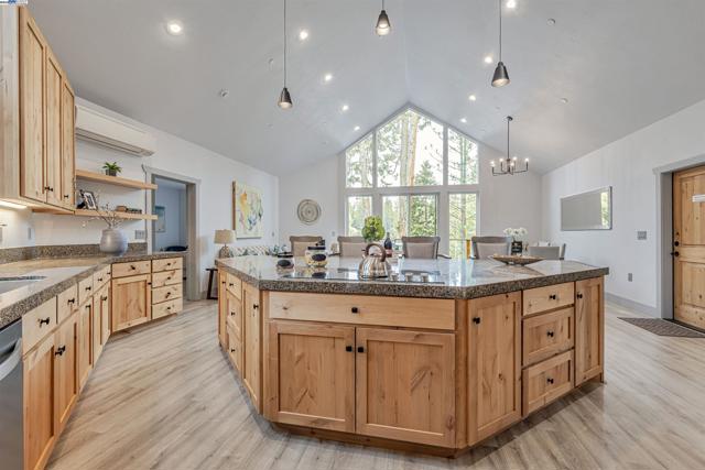 20244 Lower Skyridge Dr, Groveland CA: https://media.crmls.org/mediaz/1614a8ed-3d15-4e74-8890-a1972233c4b5.jpg