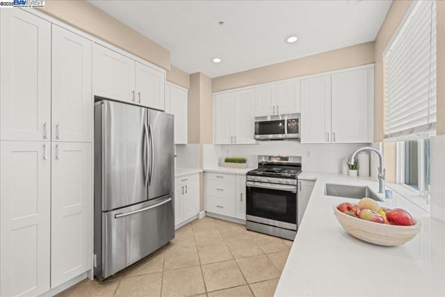 107 Limestone Cmn, Livermore CA: https://media.crmls.org/mediaz/1614b888-f2f5-4c08-9386-ba56be27d3d4.jpg