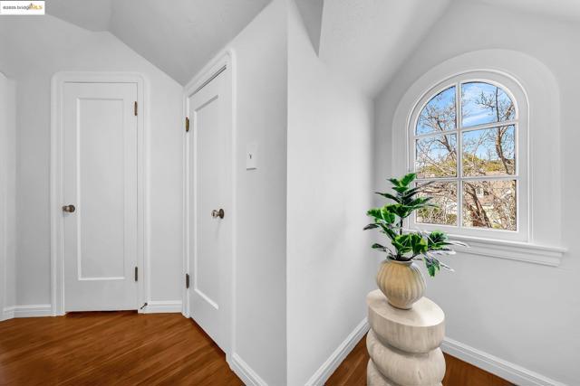 5605 Picardy Dr, Oakland CA: https://media.crmls.org/mediaz/1614ee32-5bdf-46c7-aa2e-a8322500bb09.jpg