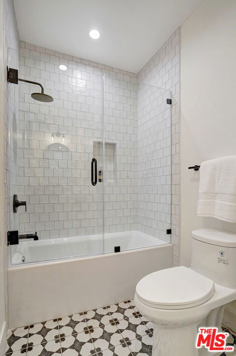 8617 Rugby Drive, West Hollywood CA: https://media.crmls.org/mediaz/1614f15c-fe5a-493e-8764-02c034cba1fa.jpg