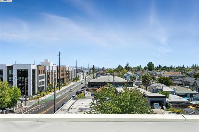 1670 Larkspur Street, Alameda CA: https://media.crmls.org/mediaz/161567ff-56d2-4a8e-96a5-340d20a2767c.jpg